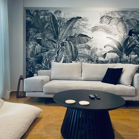 Athens Riviera 2-Bed Apt & Pool Access #Unoblu 외부 사진