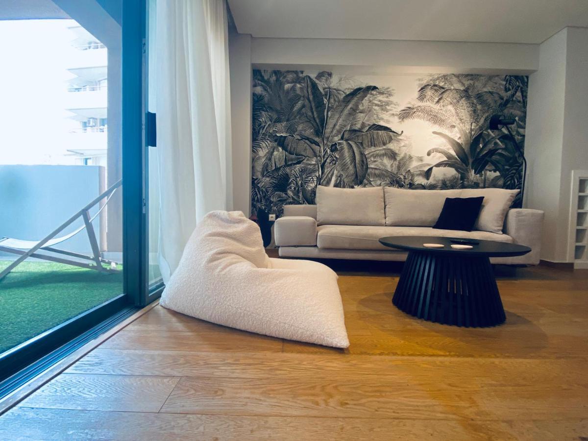Athens Riviera 2-Bed Apt & Pool Access #Unoblu 외부 사진