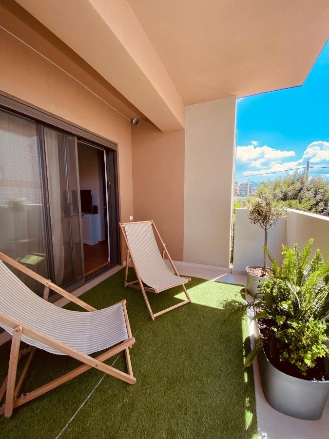 Athens Riviera 2-Bed Apt & Pool Access #Unoblu 외부 사진