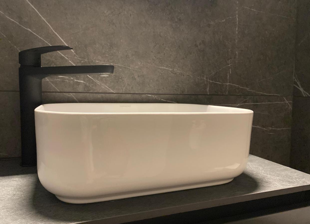 Athens Riviera 2-Bed Apt & Pool Access #Unoblu 외부 사진